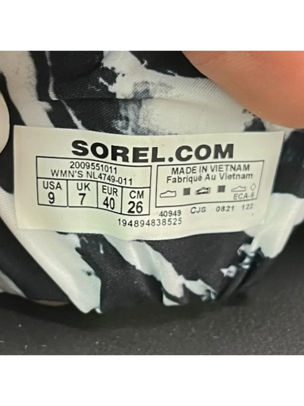 Sorel Roaming Two Strap Womens Size 9 White Black Beach Outdoor Slide Sandals